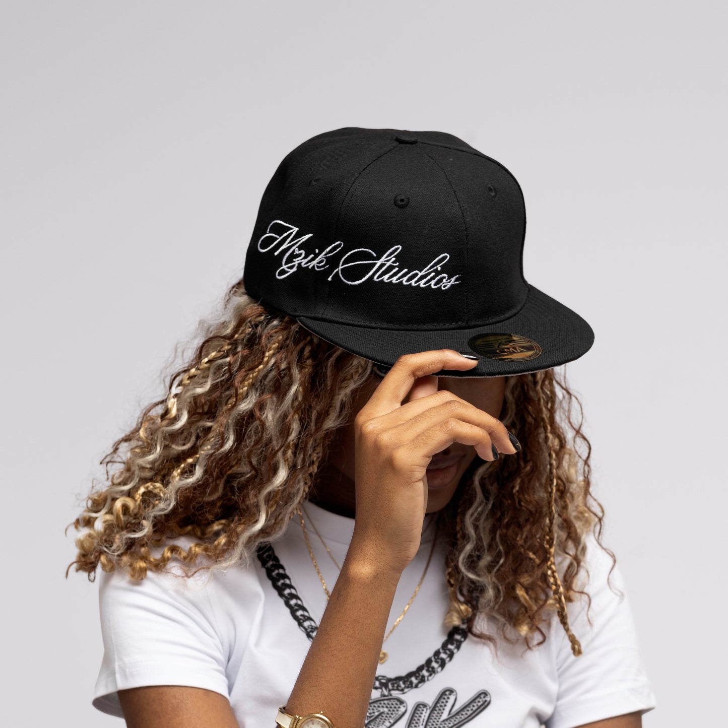 MZIK SIGNATURE FITTED CAP